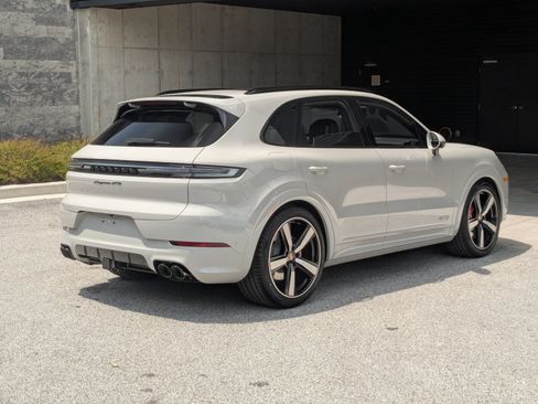 New 2026 Porsche Cayenne GTS AWD/4WD image 9