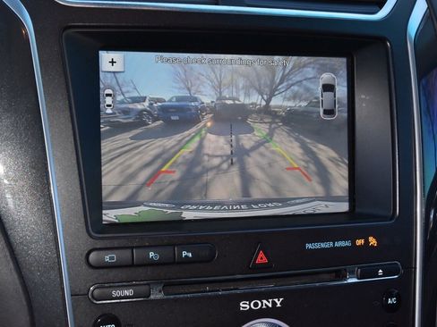 Used 2017 Ford Explorer Platinum image 29