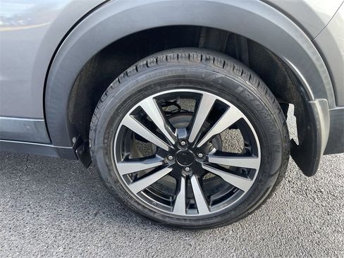 Used 2019 Nissan Kicks SV image 8