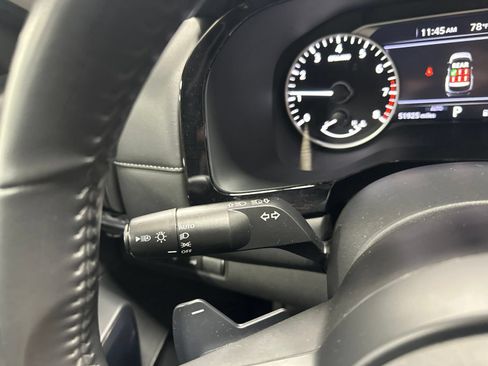 Used 2025 Nissan Pathfinder SV AWD/4WD image 41