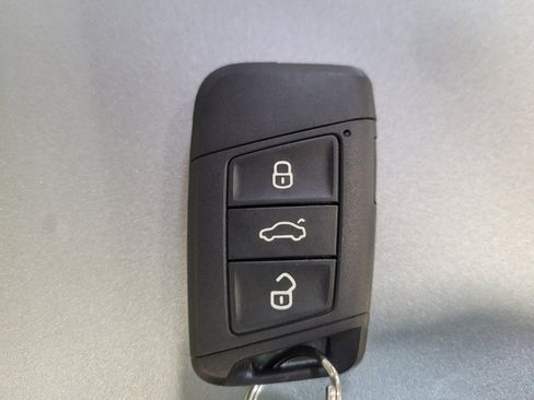 Used 2022 Volkswagen Taos S w/ IQ Drive S Package AWD/4WD image 32