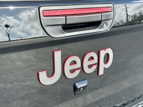 New 2026 Jeep Gladiator Rubicon AWD/4WD image 19