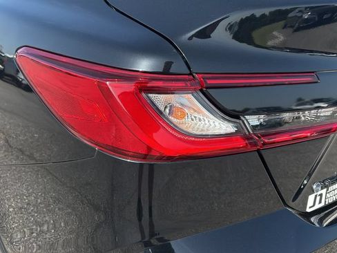 Used 2025 Toyota Camry SE w/ Convenience Package FWD image 11