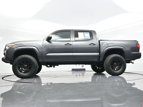 Used 2020 Toyota Tacoma TRD Sport image 44