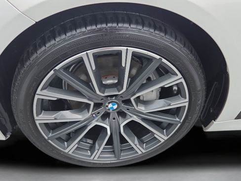 Used 2020 BMW 740i w/ M Sport Package RWD image 38