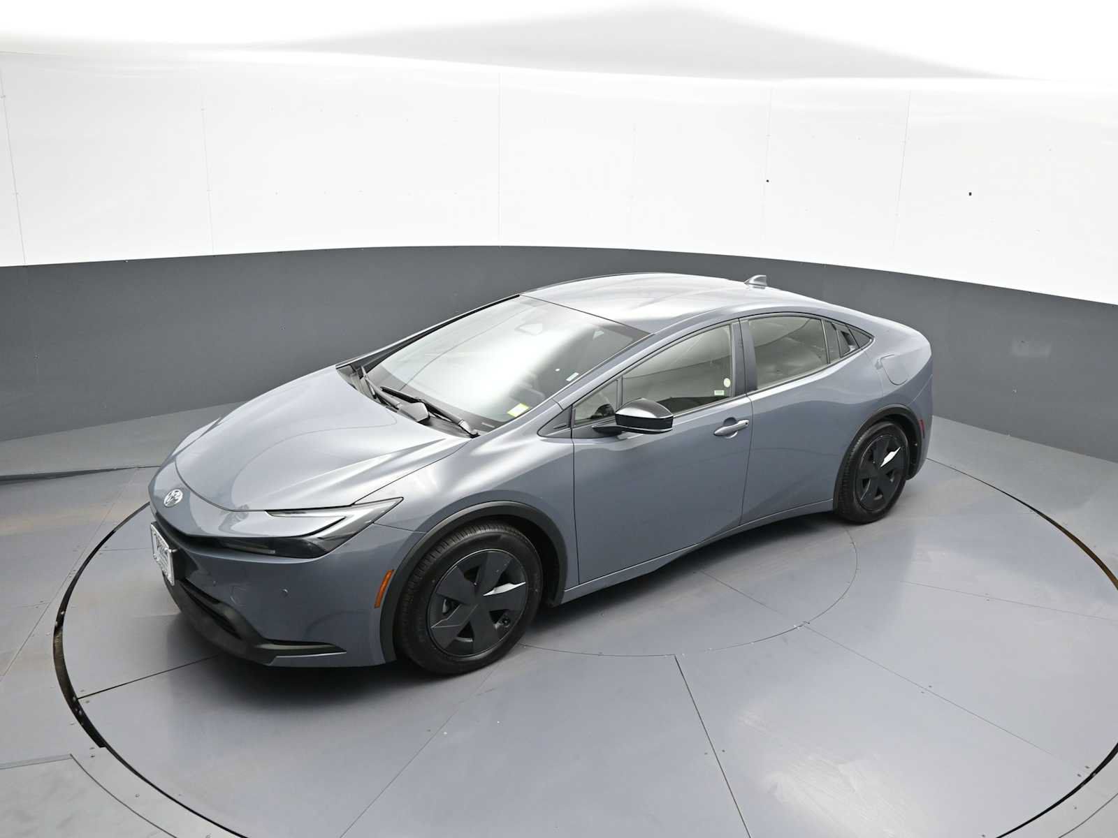 Used 2025 Toyota Prius LE FWD image 33