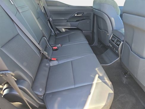 Used 2025 Lexus GX 550 image 13