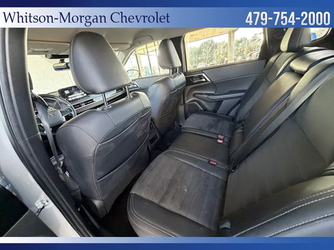 Used 2024 Mitsubishi Outlander SE image 34