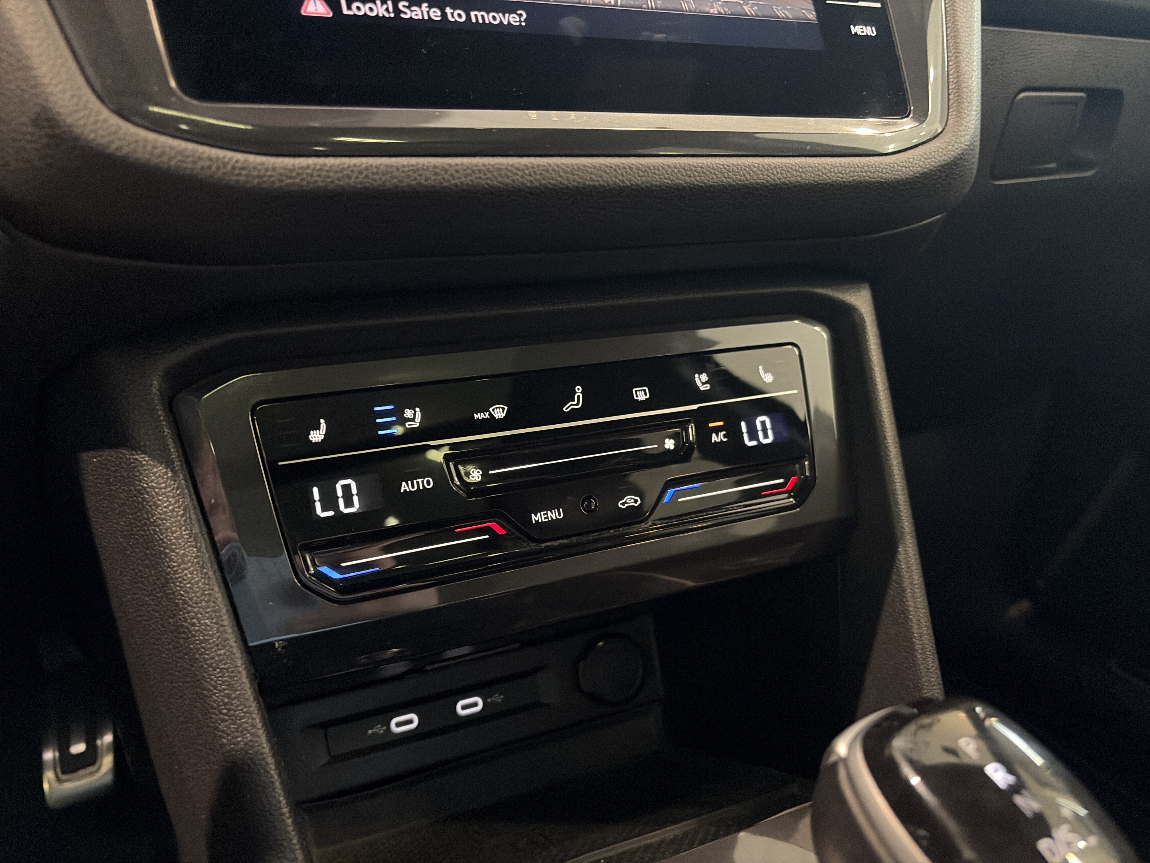 Used 2024 Volkswagen Tiguan SEL R-Line AWD/4WD image 34