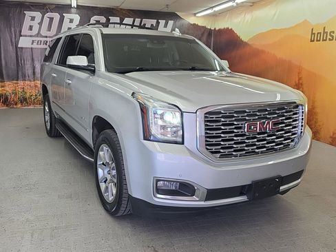 Used 2020 GMC Yukon XL Denali image 1
