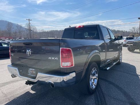 Used 2017 RAM 1500 Laramie w/ Convenience Group AWD/4WD image 9