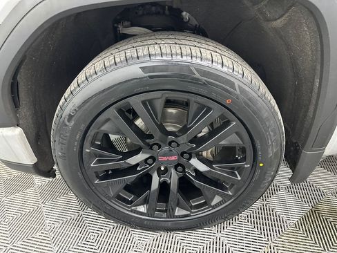 Used 2022 GMC Sierra 1500 Denali w/ Denali Reserve Package image 13