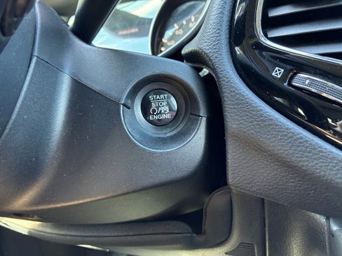 Used 2018 Jeep Compass Limited w/ Navigation Group AWD/4WD image 29