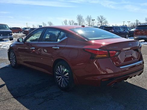 Certified 2023 Nissan Altima 2.5 SV w/ SV Premium Package image 4
