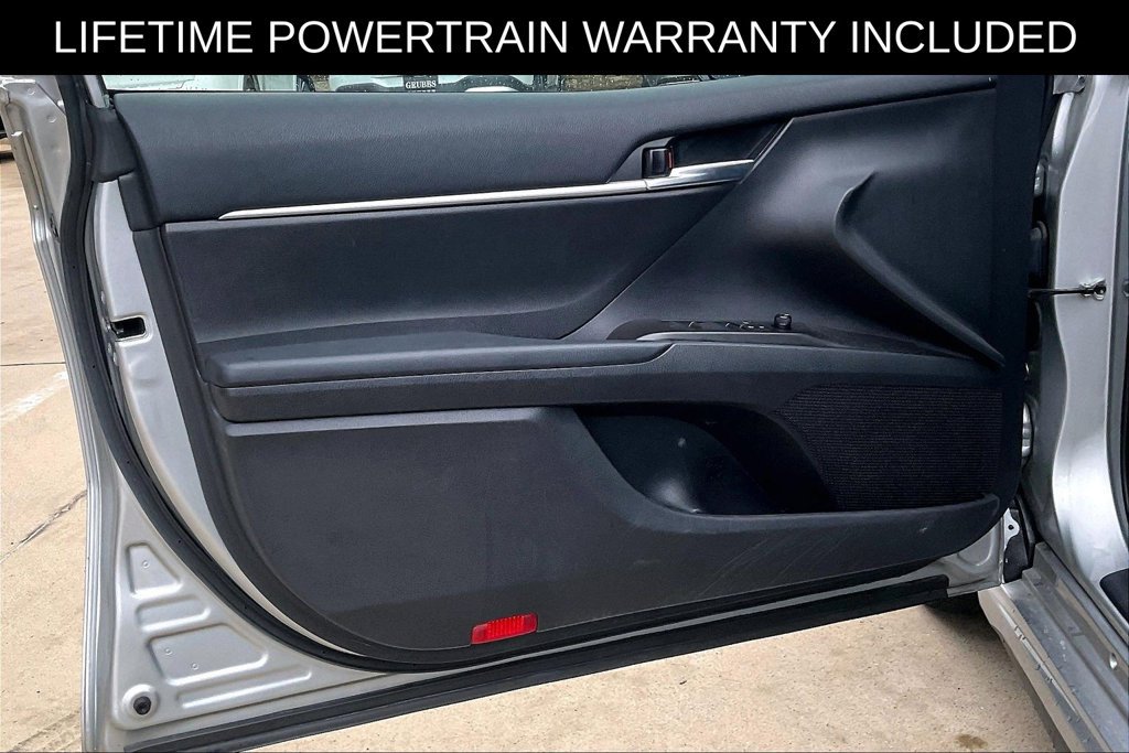 Used 2022 Toyota Camry SE w/ Cold Weather Package AWD/4WD image 15