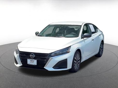 Used 2025 Nissan Altima 2.5 SV FWD image 7