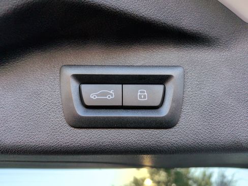 Certified 2025 BMW X7 xDrive40i w/ M Sport Package image 47