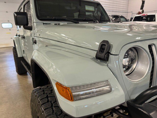 Used 2023 Jeep Wrangler Unlimited Sahara w/ Dual Top Group AWD/4WD image 3