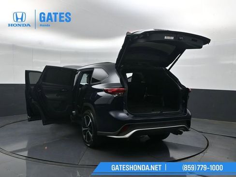 Used 2021 Toyota Highlander XSE FWD image 60