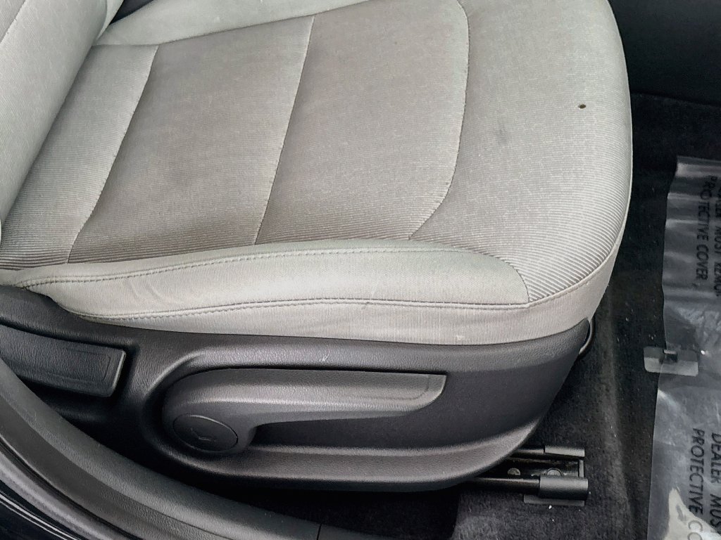 Used 2017 Hyundai Elantra SE FWD image 28