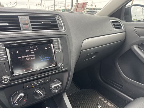 Used 2018 Volkswagen Jetta SE FWD image 22