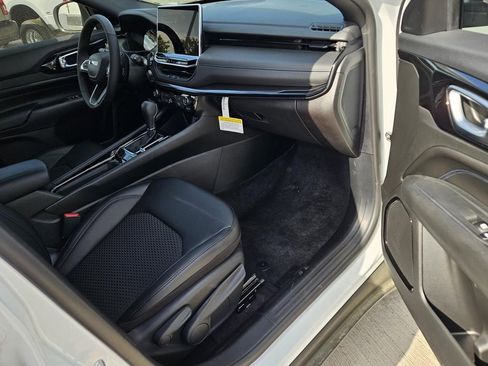 New 2026 Jeep Compass Latitude image 8