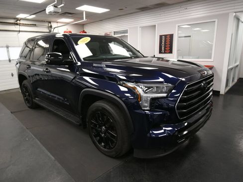 Certified 2025 Toyota Sequoia Limited w/ Tow Technology Package AWD/4WD image 2
