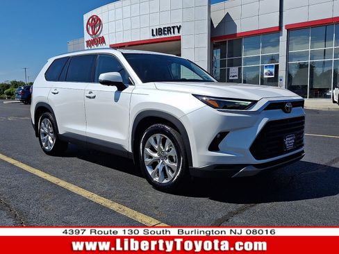 Used 2026 Toyota Grand Highlander AWD image 1