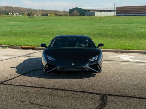 Used 2022 Lamborghini Huracan EVO image 27