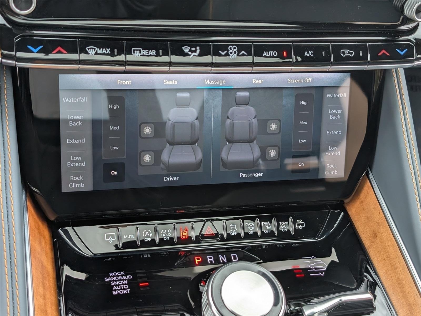 Used 2024 Jeep Grand Wagoneer Series III w/ Rear Seat Video Group 1 AWD/4WD image 37