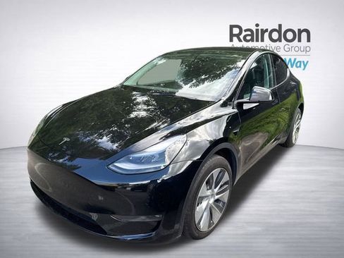 Used 2023 Tesla Model Y Long Range AWD/4WD image 3