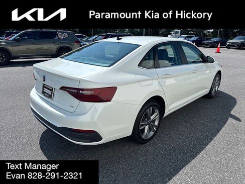 Used 2023 Volkswagen Jetta SE FWD image 7