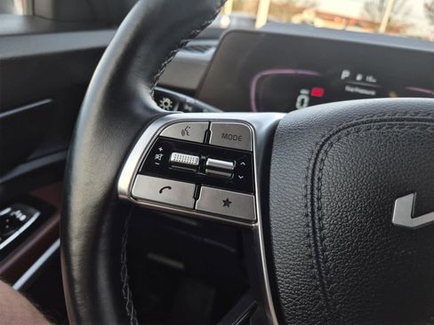 Used 2023 Kia Telluride EX w/ EX Captain's Chair Package image 21