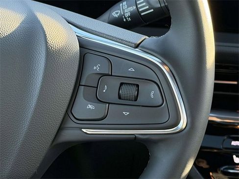 Used 2025 Buick Envista Avenir image 21