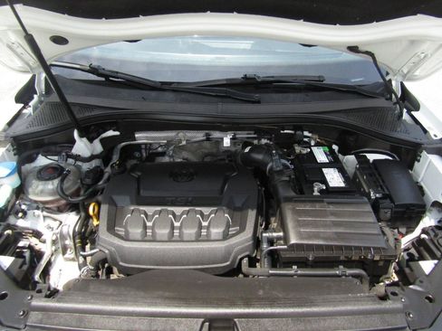 Used 2022 Volkswagen Tiguan SE AWD/4WD image 27