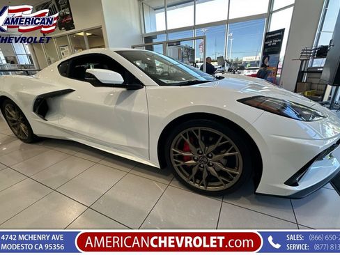 Used 2023 Chevrolet Corvette Stingray Coupe w/ 1LT RWD image 3