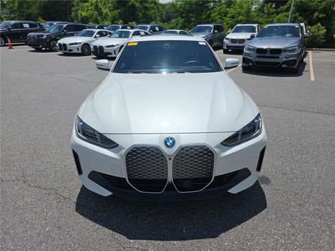 Certified 2025 BMW i4 eDrive40 w/ Premium Package RWD image 9