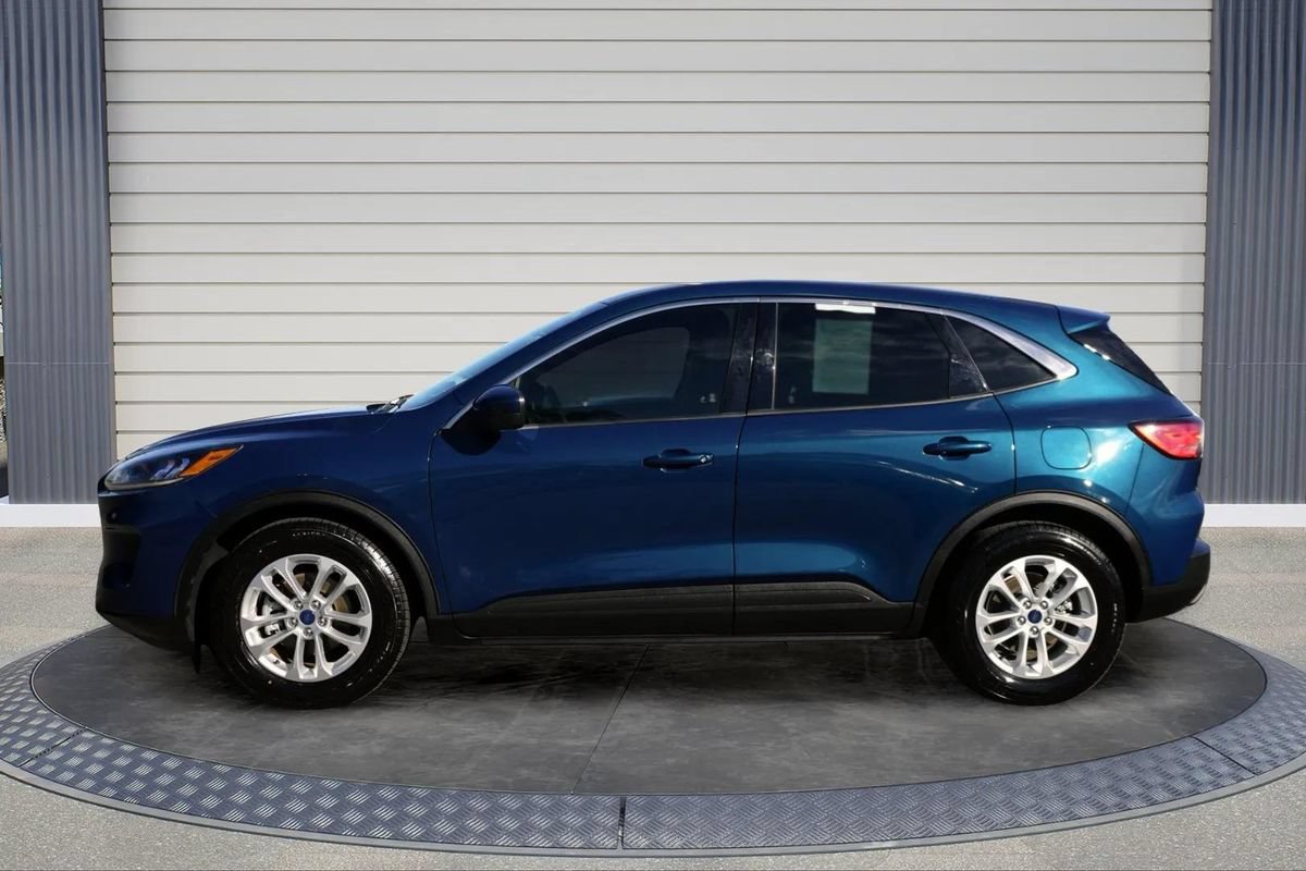 Used 2020 Ford Escape SE FWD image 4