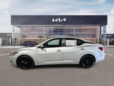 Used 2023 Nissan Sentra SV image 5