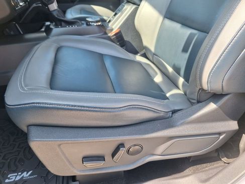 Used 2023 Ford Bronco Outer Banks image 10