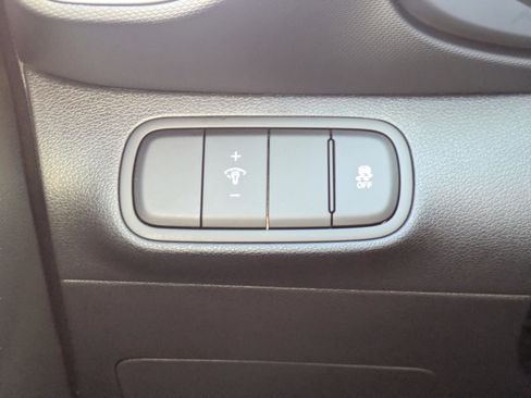 Certified 2024 Hyundai Venue SEL image 23