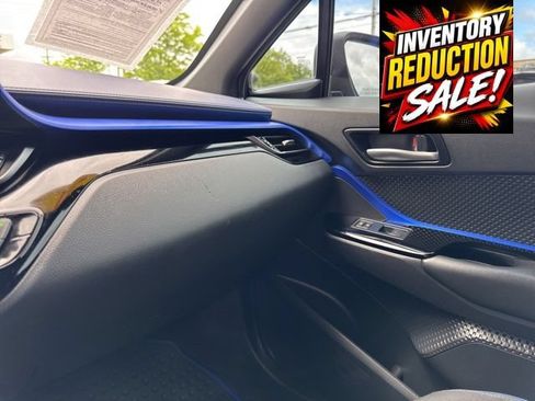 Used 2021 Toyota C-HR XLE FWD image 25