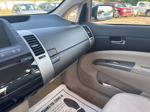 Used 2004 Toyota Prius FWD image 27