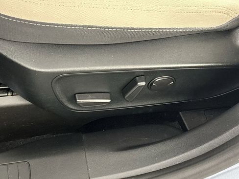 Used 2022 Ford Escape SE image 20