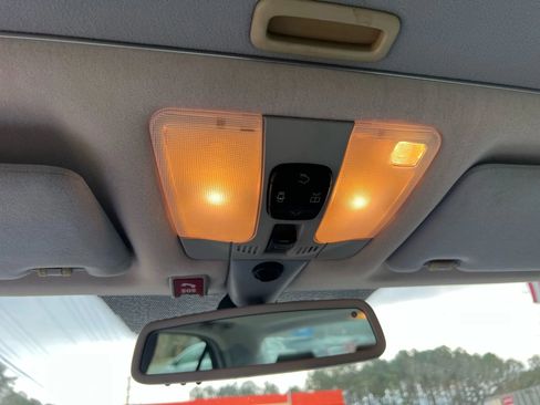 Used 2000 Mercedes-Benz E 320 Sedan image 14