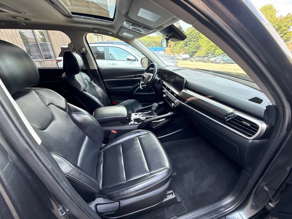 Used 2024 Kia Telluride S w/ S Sunroof Package AWD/4WD image 17