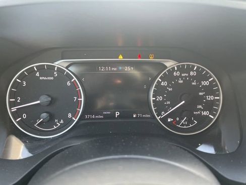 Used 2024 Nissan Rogue S image 12