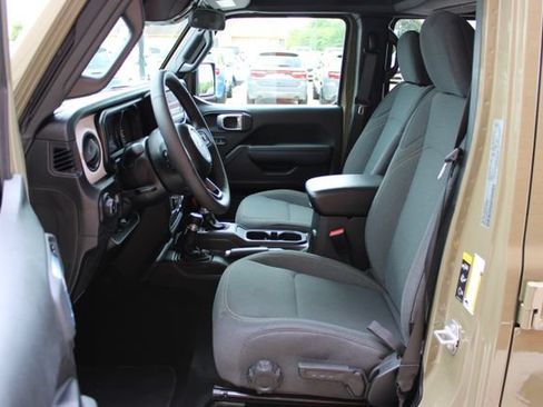 Used 2026 Jeep Wrangler Unlimited Sport AWD/4WD image 11