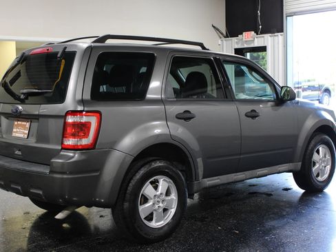 Used 2011 Ford Escape XLS w/ 101A Rapid Spec Order Code FWD image 3