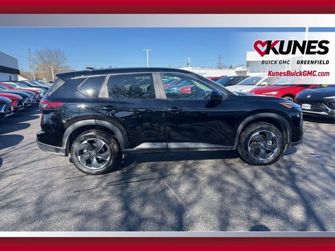 Used 2025 Nissan Rogue SV image 4